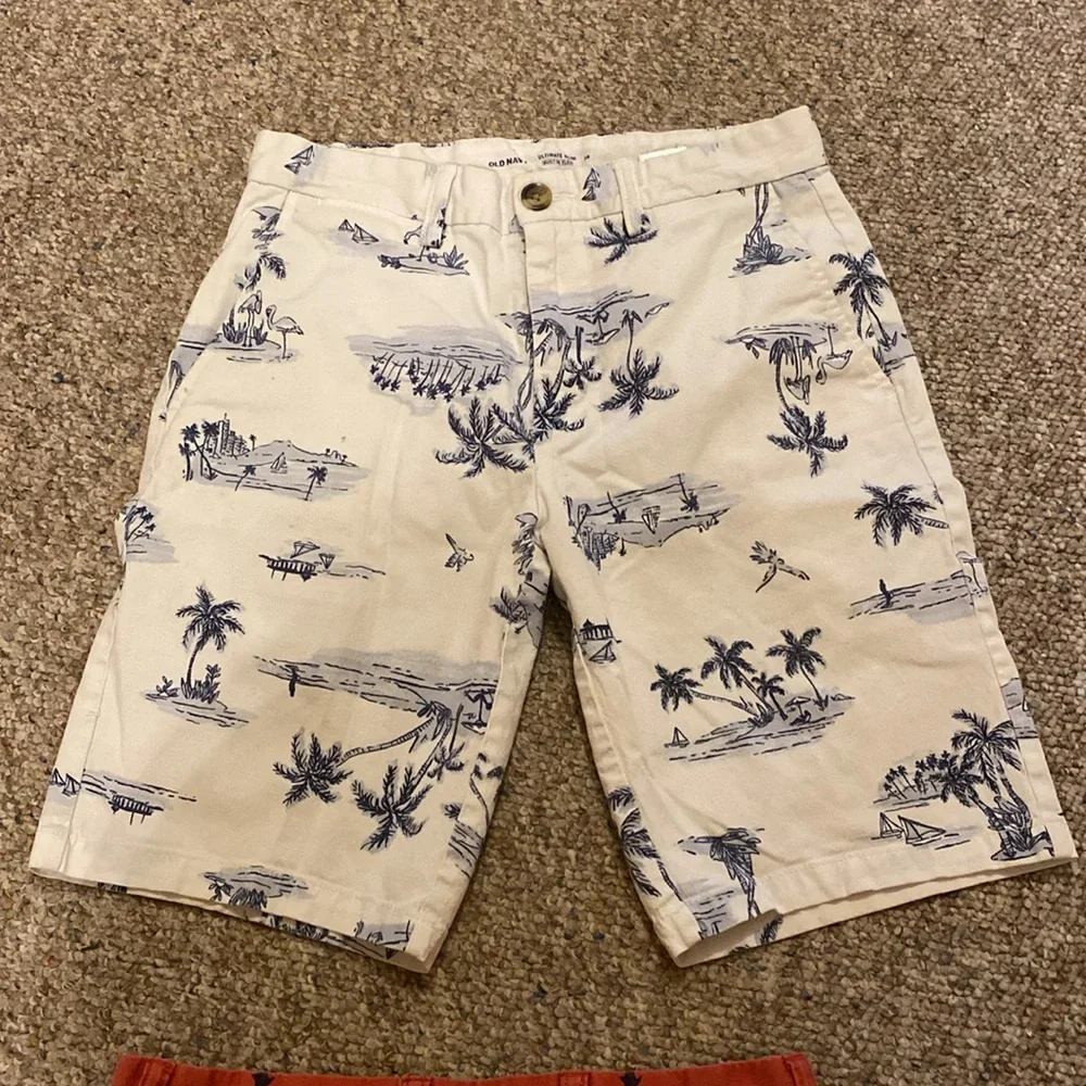 Old Navy Beach Scene Shorts Set of 2 : Red and White; Size 28